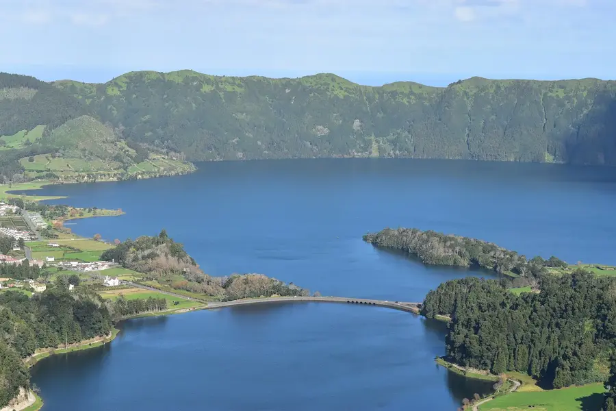 Sete Cidades crater rim