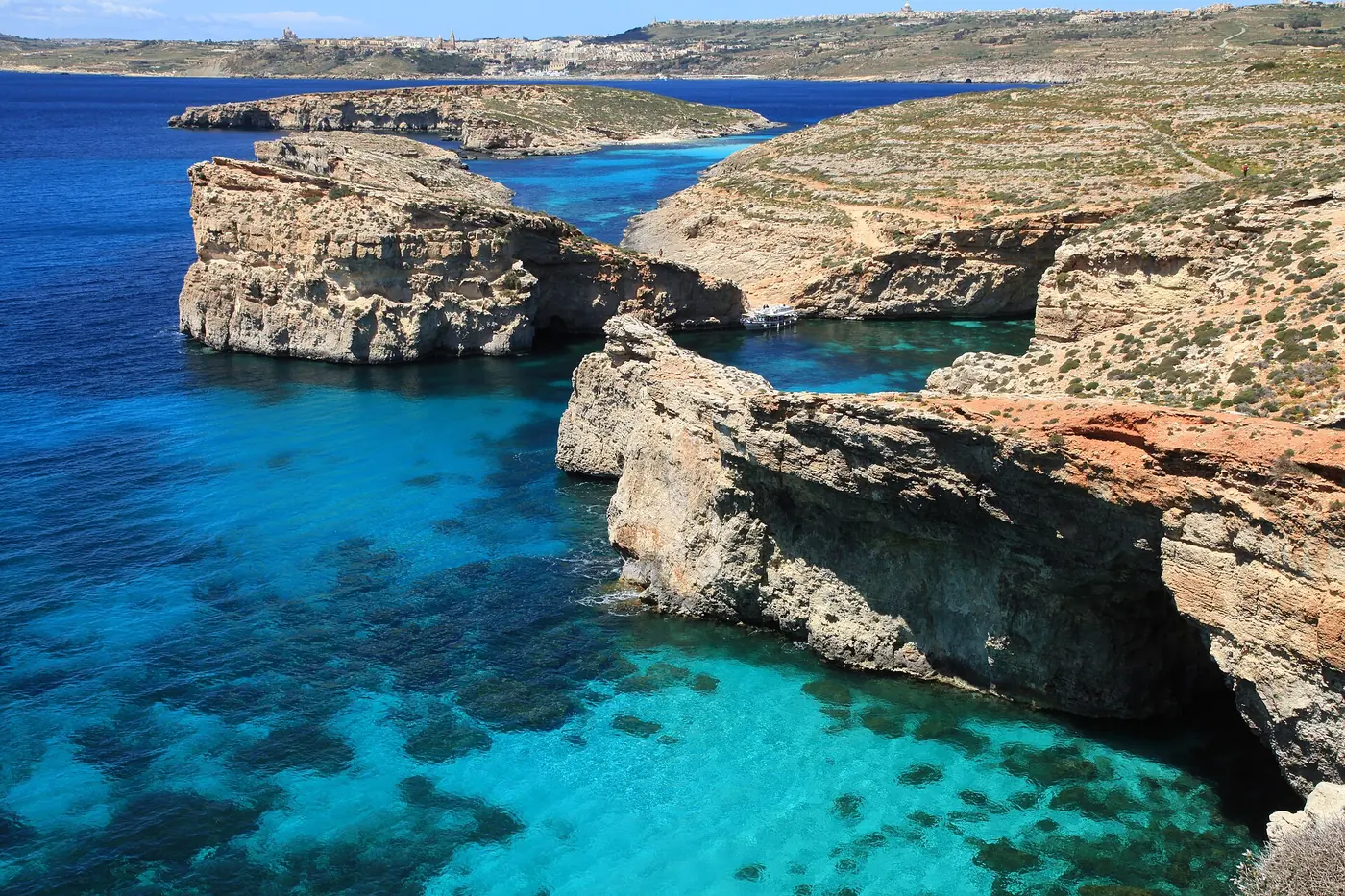The Blue Lagoon between Comino and Cominotto