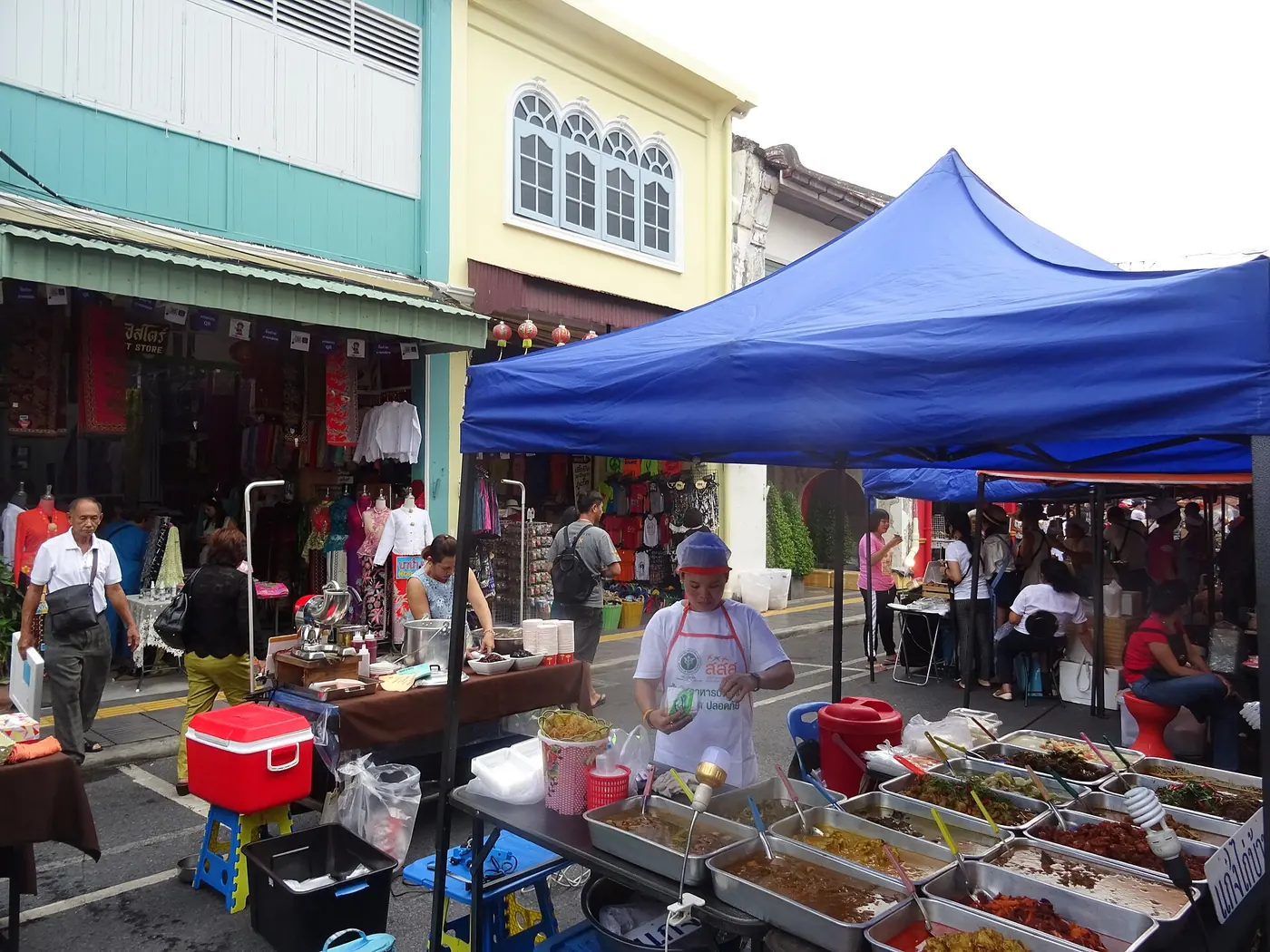 The weekend market on Thalang Road